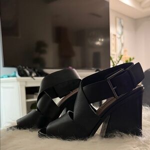 BCBGMAXAZRIA Elegant Black Women's Heels